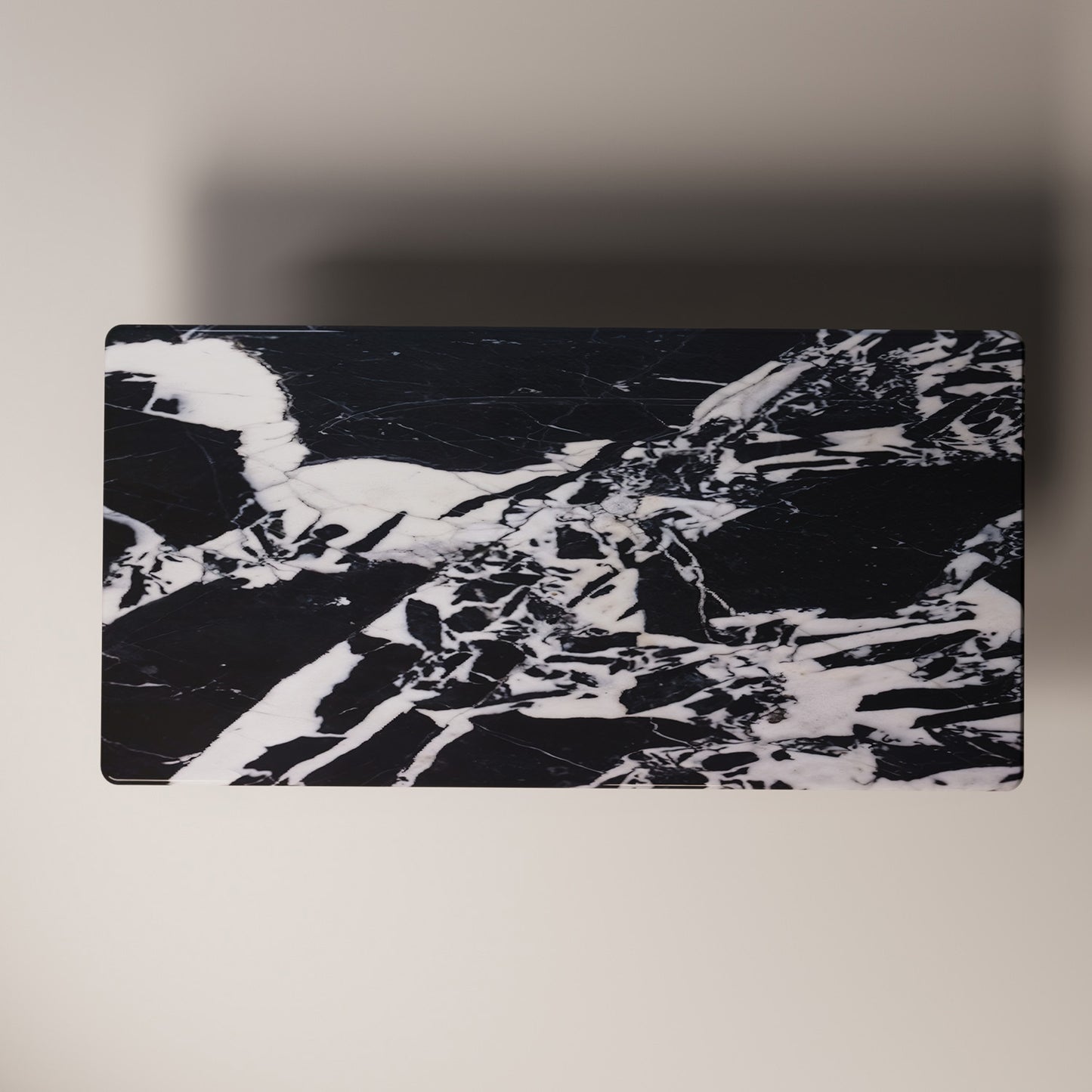 Noir Antique