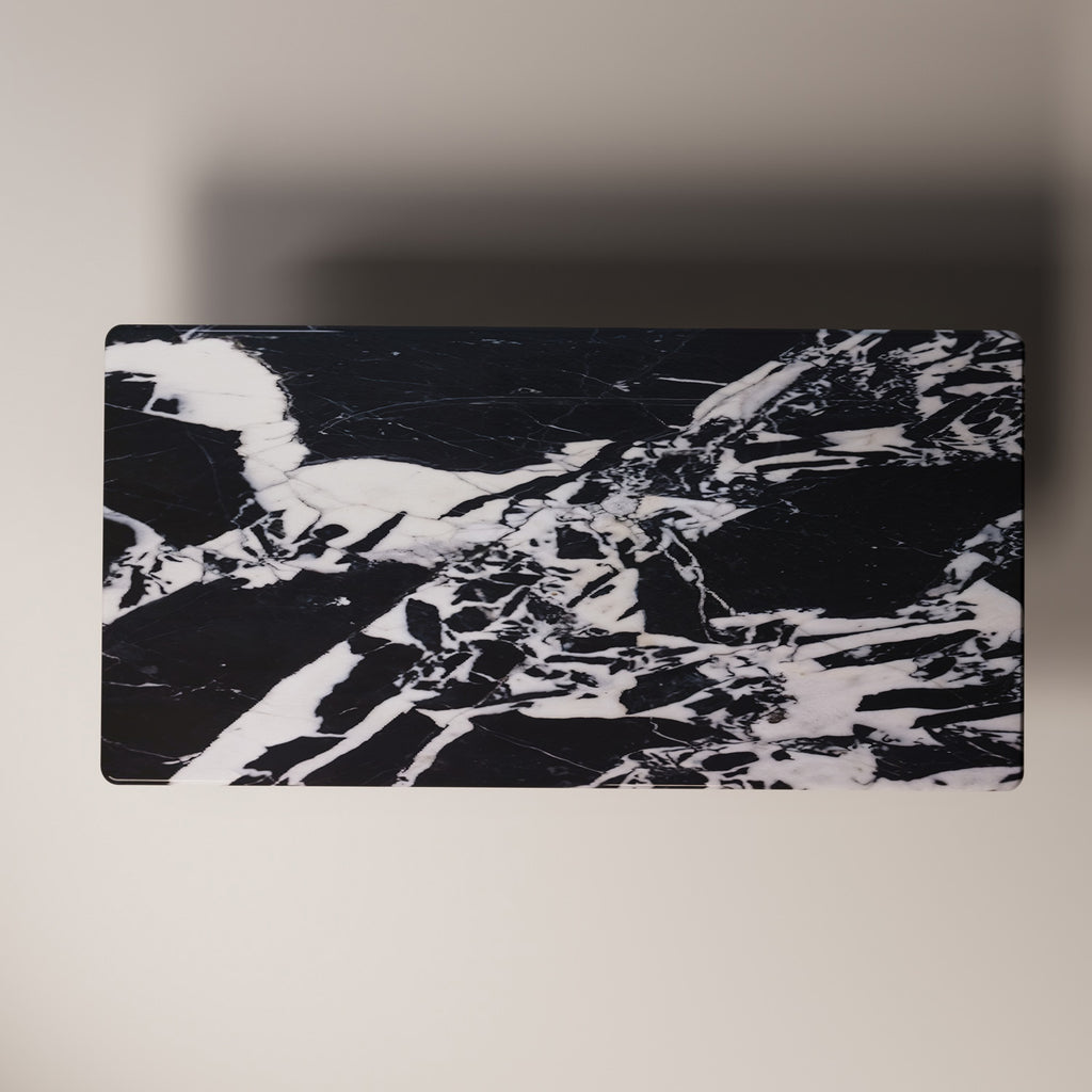 Noir Antique
