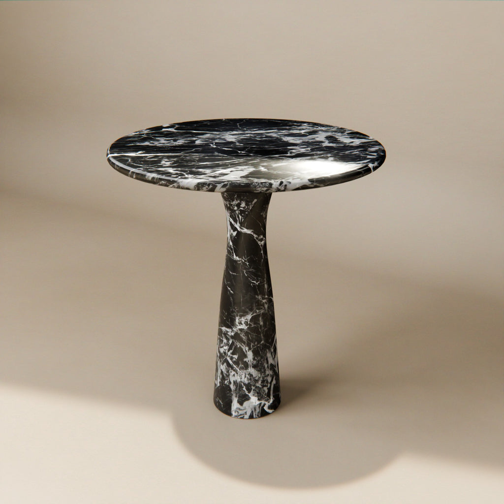 Noir Antique