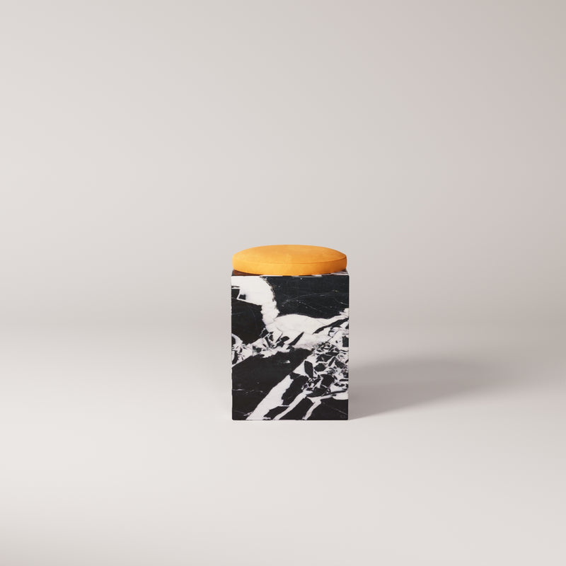 Noir Antique