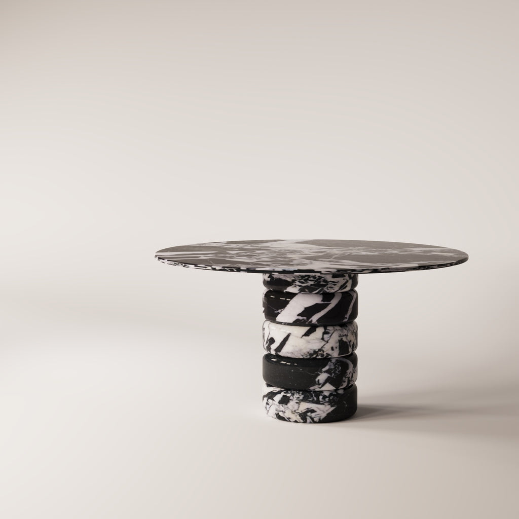 Noir Antique
